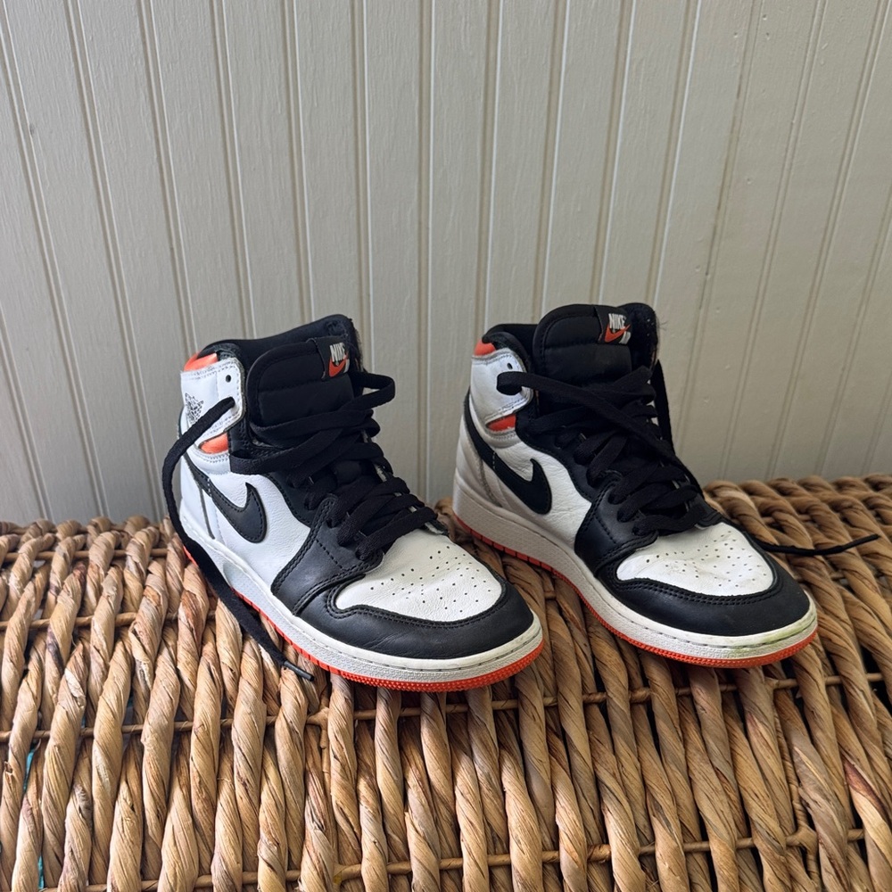 Jordan Youth Air 1 Retro High OG - Picture 4 of 16